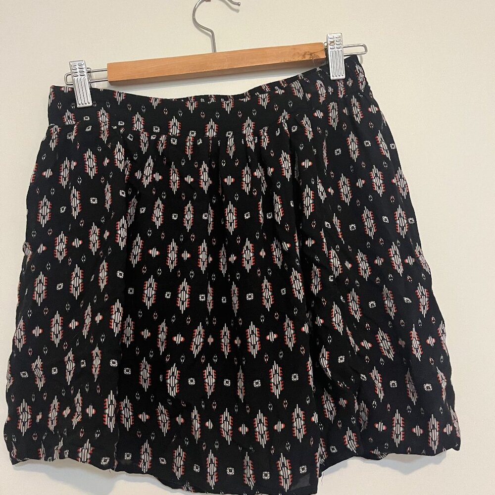 Black skirt with print